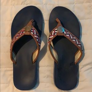 🦋 3 FOR $10 
Flip flops size 8